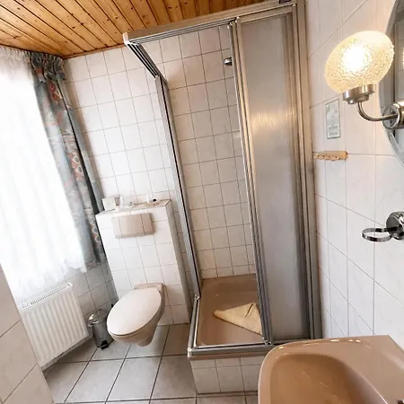 Monteurzimmer Usedom ゲストハウス