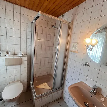 ゲストハウス Monteurzimmer Usedom